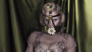 Madonna opäť šokovala (56): Ukázala fialové bradavky, dotýkala sa rozkroku