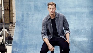 "Nevyhýbam sa vzťahu, ale ani ho zúfalo nevyhľadávam!" Akú ženu chce Alexander Skarsgard?