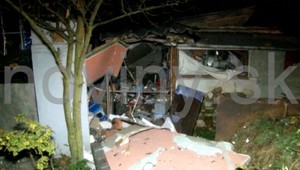 Výbuch v prístavbe rodinného domu. Jedna osoba neprežila