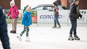 Na nábreží Dunaja otvorili klzisko pre verejnosť