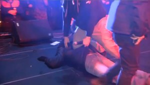 Chce spraviť niečo spektakulárne, varovala matka políciu, predtým ako jej syn bodol starostu