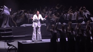 Evita ovládla prešovské divadlo. Gabriela Očkajová stvárnila legendárnu Argentínčanku