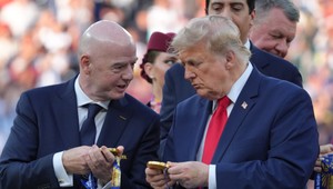 Trumpa vypískali na finále. Argentíčan mu nepodal ruku a španielsky kapitán ho vyháňal z pódia
