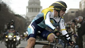 Armstrongovi na Tour California ukradli špeciálny časovkársky bicykel