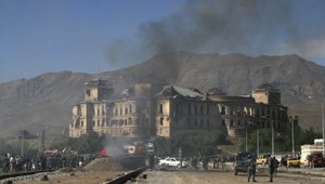 Taliban ostreľoval americkú ambasádu v Kábule!