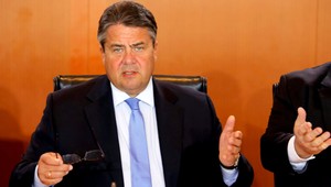 Nemecký vicekancelár podmieňuje peniaze EÚ pomocou utečencom