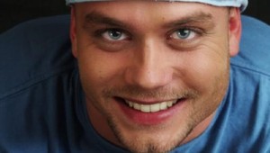 Záhadná smrť speváka Petra Fialu. Patológ hovorí o streľbe!