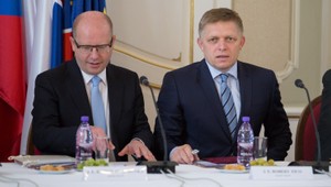 Krajiny V4 dajú viac peňazí a ľudí na riešenie migračnej krízy