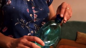 Poslanci mali na predprázdninovej schôdzi plné ruky práce. Hovorilo sa aj o pet fľašiach