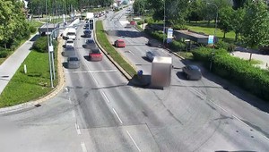 Zdrogovaný vodič prešiel križovatku na červenú a po meste sa v protismere rútil rýchlosťou 130 km/h