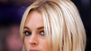 Dlho si neposedela! Lindsay Lohan prepustili z basy