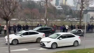 Mesiac protestov v Gruzínsku: Ľudská reťaz ako symbol odporu k vláde