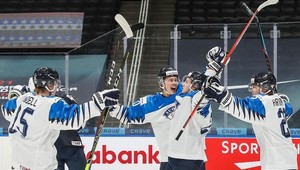 Boj o bronz v znamení výborných brankárov. Tešia sa Fíni