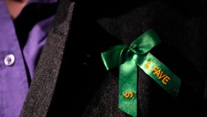 Maturantov ako maku: Výnimočne veľa študentov sa potilo na chodbe jednej školy