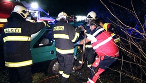 Teréniak vrazil do Favoritu, vinník z miesta nehody ušiel