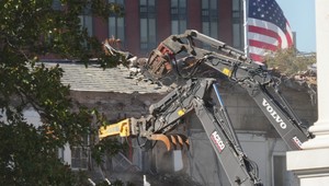 Trump oznámil kompletnú demoláciu východného krídla Bieleho domu