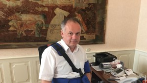 Prezident Kiska si poranil ruku, liečiť sa bude tri týždne