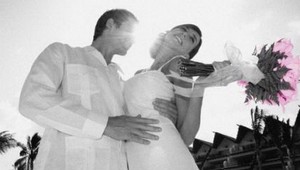 Facebook jej odhalil svadbu manžela! Bez rozvodu si zobral inú