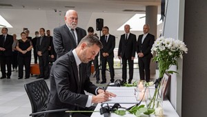 Minútou ticha si na UK a na FIIT STU uctili pamiatku zosnulých študentov