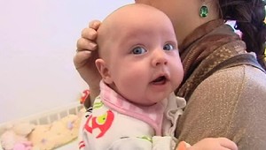 Hlúpy zlozvyk. Trasením môžete bábätko zabiť