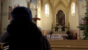 V kostole začala strieľať žena, policajti ju zneškodnili