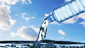 Voda nie je samozrejmosť, obyvatelia pijú nepitnú vodu