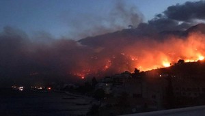 Veľký požiar v obľúbenej dovolenkovej destinácii, evakuovali aj Slovákov