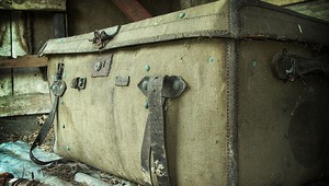 Chcela predať byt, ktorý zdedila po mame. Čakalo ju však nečakané prekvapenie, keď v pivnici našla kufor