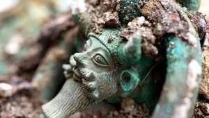 Francúzi objavili hrob Kelta, ktorý za života popíjal víno z kotla Etruskov