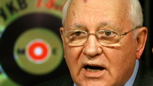 Gorbačov oslavuje 80-tku. Na párty mu spieval Müller