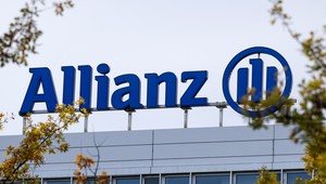 V sídle poisťovne vybuchla balíková bomba. Zranila sa jedna osoba