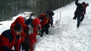 Muž (43) bez prilby padal z hrebeňa 200 metrov, prežil a všetko si pamätá
