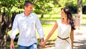 Chcete znieť príťažlivejšie? Páni ťahajú v otázke hlasu za kratší koniec