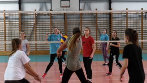 Tretia hodina telocviku skomplikuje život na školách. Riaditeľom sa čas kráti