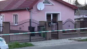 Mladý muž zaútočil nožom na svoju mamu aj brata. Potom spáchal samovraždu