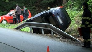 Mladá mamička s dieťaťom havarovala pri Banskej Bystrici, skončili v priekope