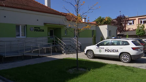 Kriminalisti zasahovali na mestskej polícii v Šuranoch v súvislosti so zmiznutím dôchodcu