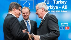 EÚ bude s Tureckom ďalej rokovať o migrantoch, detaily doladí o týždeň