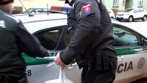 Agresívny muž napadol policajta. Všetko spustil spor v domácnosti