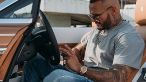 Rytmus pripravuje knihu o živote. Najviac miluje Jasminu, vojnu s Darou nevedie