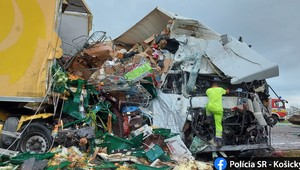 Tragédia v skorých ranných hodinách: Vodič neprežil čelnú zrážku