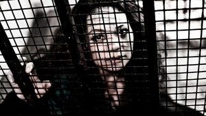 Tínedžerku popravili elektrickým prúdom!