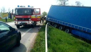 Hromadná nehoda pri Šahách, zasahoval vrtuľník