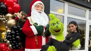 FOTO: Zuzana Plačková má vianočný stromček, aký ste ešte nevideli: Vykúkajú z neho OČI a RUKY!