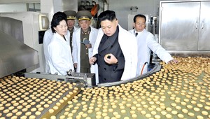 Severná Kórea zakázala sušienky z juhu. Ohrozujú režim