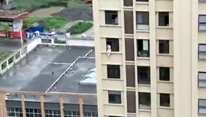 Chlapec chcel spáchať samovraždu. Hasič ho zachránil drastickým zásahom