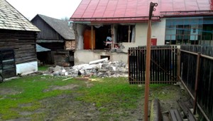 V dome vybuchol plyn, babka (83) si zavolala pomoc sama