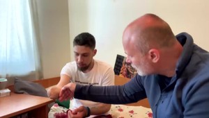 TV JOJ na Ukrajine: Aj keď vo vojne prišiel o končatiny, vďaka rodine sa Roman nevzdáva