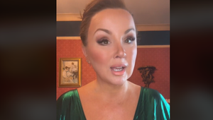 Nina si objednala sexi zelený overal, no to, čo jej prišlo domov, je MÓDNE PEKLO: Kam si toto oblečie?