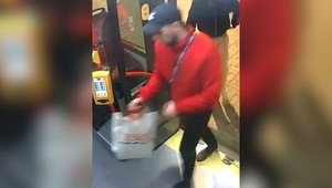 Pod rúškom tmy: Neznámy muž sexuálne obťažoval ženu na ulici